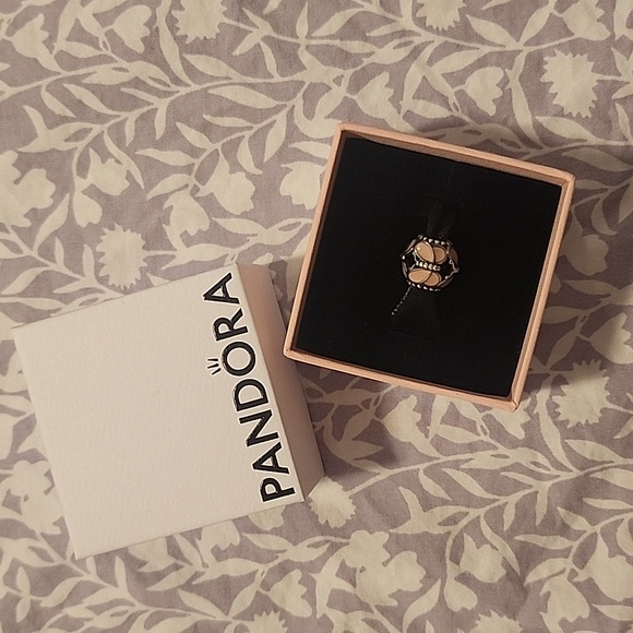 Pandora Pink Butterflies Charm - Picture 2 of 4